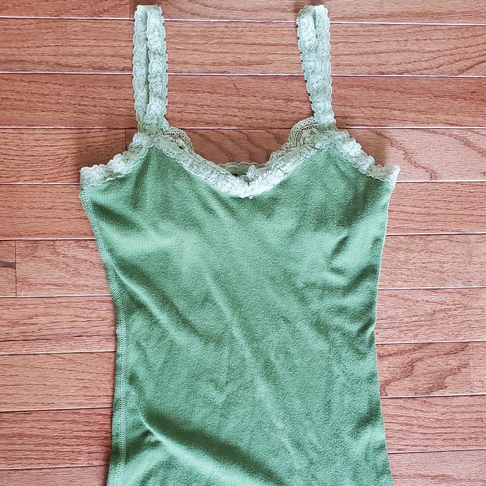 Hollister Lace trim Cami w/ built in shelf bra